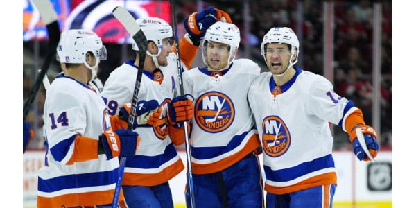 Les New York Islanders ont failli perdre contre les Blackhawks de Chicago en huit minutes